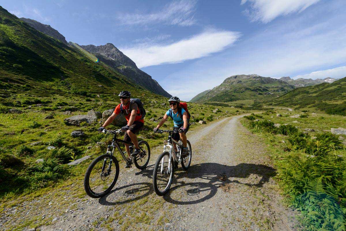 Auch naturverträgliches Mountainbiken ist Teil des Breitenbergsportprogramms des DAV. Foto: DAV/Wolfgang Ehn