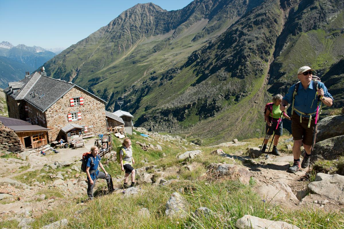 Alpenvereinshütten bieten Erholung für müde Bergbegeisterte. Foto: DAV/Thilo Brunner