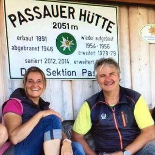 Die Hüttenwirtsleute der Passauer Hütte, Foto: DAV/Michael Faber