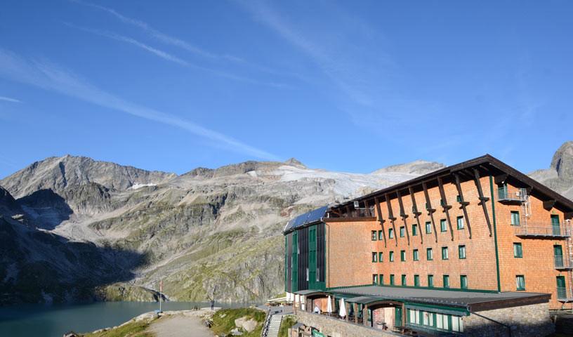 Rudolfshütte - Bergromantik modern: Die Rudolfshütte ist heute ein Hotel für berg-affine Familien.