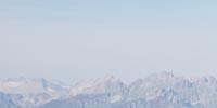 Valsugana-4©Traian Grigorian - Großes Breitwandkino mit Brentadolomiten-Kulisse auf dem La Bassa-Plateau unterm Monte Panarotta.


  Foto: Traian Grigorian