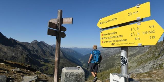 An der Birnlücke auf 2669 Meter überschreitet man die Grenze zu Italien/Südtirol. Foto: Stefan Herbke