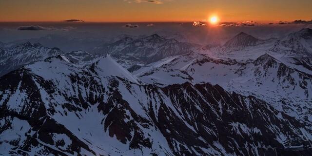 Sonnenaufgang vom Gipfel des Großglockners. Foto: Heinz Zak
