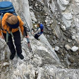 Jugendliche auf Hochtouren beim Aufstiegt. Foto: JDAV Oberland/ Sebastian Schimpfle 