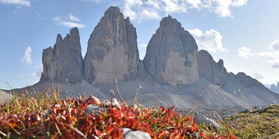 Weltberühmt und Weltnaturerbe: Die Drei Zinnen sind das Wahrzeichen des Hochpustertales und der gesamten Dolomiten. Foto: Thorsten Brönner