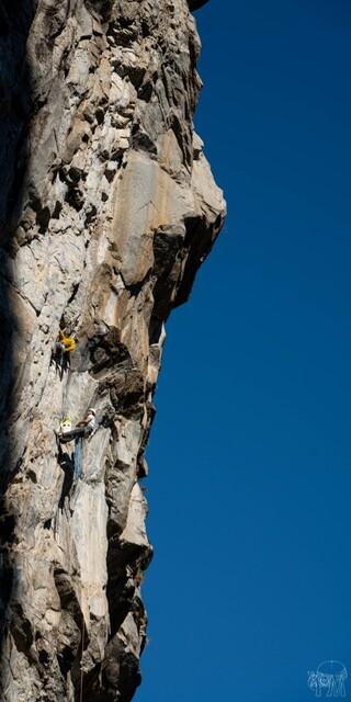 Beim Klettern und erschließen ist eine Menge Ausrüstung gefragt. Foto: DAV Expedkader/Thomas März