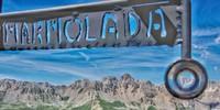 Parade-Aussicht vom „Balcone Panoramico“ am Col Margherita: nicht nur die „Königin der Dolomiten", die Marmolada, hat man von hier im Blick. Foto: Joachim Chwaszcza