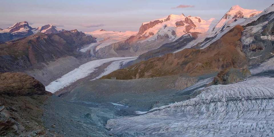 Noch ist der Blick auf  die Gletscherarena zwischen Monte Rosa und Breithorn spektakulär. Foto: Iris Kürschner/powerpress