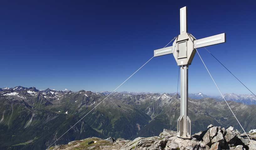 Auf dem 3000 Meter hohen Hochreichkopf - Im Hintergrund die nördlichen Ötztaler Alpen, Foto: Mark Zahel