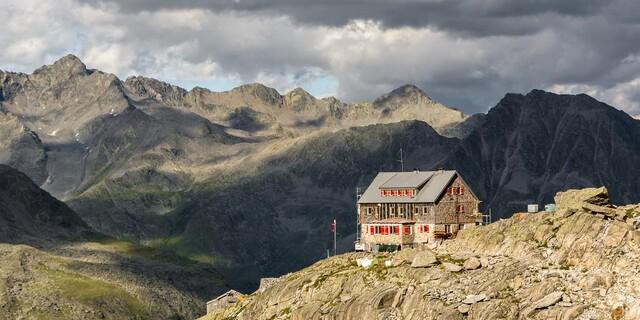 2020 war eine sehr durchwachsene Saison für die Wirtsleute vieler Alpenvereinshütten. Foto: DAV/Christof Ursch