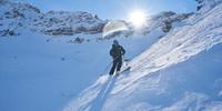 Gute Skifahrer kommen bei der variantenreichen Abfahrt vom Roten Stein auf ihre Kosten. Foto: Thilo Brunner