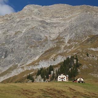 Die gemütliche Schesaplanahütte steht auf der Graubündner Seite des Rätikons. Foto: Ute Watzl
