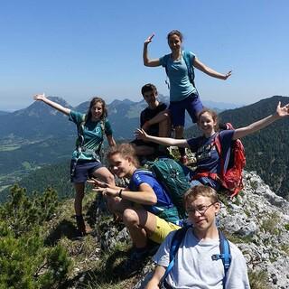 Gipfelglück mit der Jugendgruppe: Foto: Andi Geiß