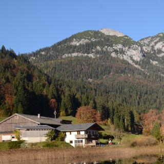 Rundweg um den Hintersteinersee - Wanderbar: Von der See-Umrundung über den Almspaziergang bis zum Gipfelsturm reicht das Angebot im Wilden Kaiser.