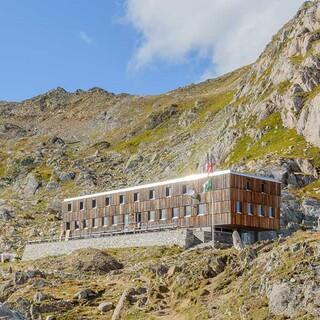 Die Capanna Cristallina ist ein Beispiel für die moderne Schweizer Hüttenarchitektur. Foto: Folkert Lenz