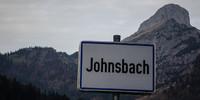 Ortseingang Johnsbach: Für den Admonter Reichenstein, rechts oben, reicht es heute nicht mehr. Foto: Axel Klemmer