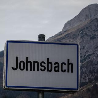 Ortseingang Johnsbach: Für den Admonter Reichenstein, rechts oben, reicht es heute nicht mehr. Foto: Axel Klemmer