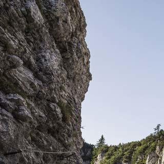 Klamml-Klettersteig - Auf Draht: Der neue Klamml-Klettersteig verspricht eine moderne Spaß-Zugabe, Foto:&nbsp;Peter von Felbert