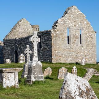 Die Ruinen der frühmittelalterlichen Klosteranlage von Clonmacnoise. Foto: Klaus Herzmann