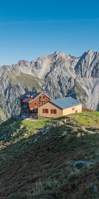 Besonders umweltfreundliche Hütten werden mit dem Umweltgütesiegel ausgezeichnet, hier die Kaltenberghütte. Foto: Jürgen Gassner