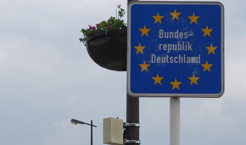 23.5., 17:11 – dank Schengen sind Grenzen in Europa nur Schilder – im Mai 2015…