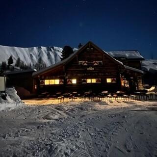 Südwiener Hütte bei Nacht, Foto: Fam. Scharler