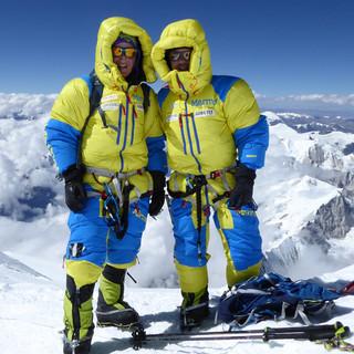Alix von Melle und Luis Stitzinger am Gipfel des Manaslu, Foto: goclimbamountain.de