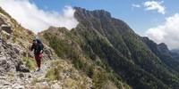 Die Wege an Torraggio und Monte Pietravecchia (2038 m) wirken reichlich alpin. Foto: Ingo Röger