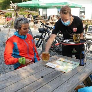 Stärkung am Campingplatz von Ouren im Dreiländereck Luxemburg-Belgien-Deutschland. Foto: Traian Grigorian