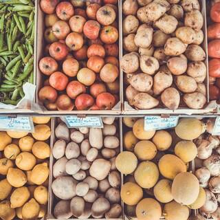 Obst und Gemüse in Kisten, Bild: pixabay