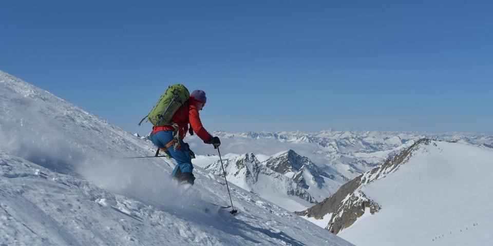 Skirunde Großvenediger: Genussreiche Abfahrt vom Rainerhorn. Foto: Stefan Herbke