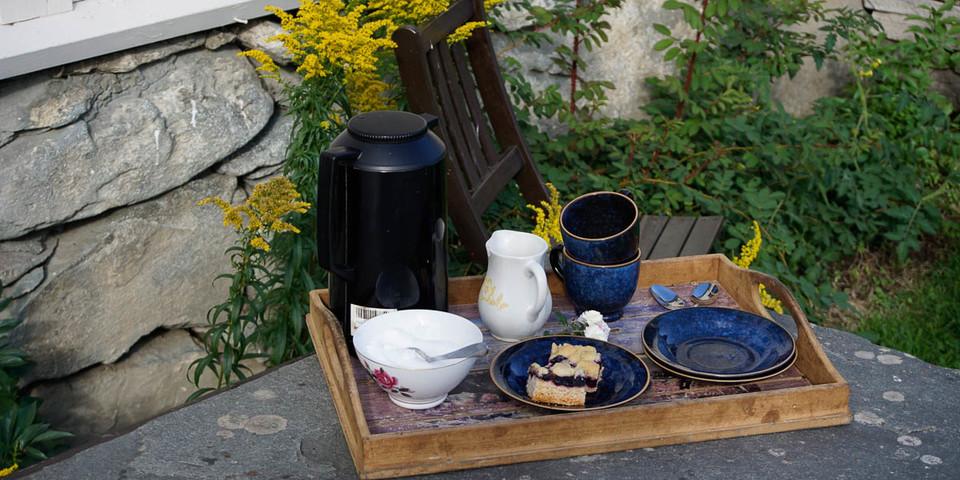 Nach einem langen Wandertag kann man den Kaffee und Kuchen in Meslo Gård richtig genießen… Foto: Joachim Chwaszcza