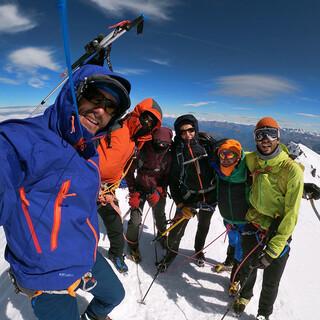 Gruppenbild auf dem Gipfel, Foto: Eukeni Soto