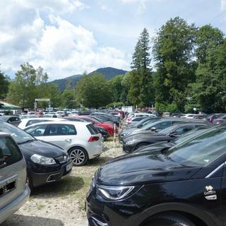 Der Individualverkehr bringt die Wanderparkplätze an ihre Grenzen. Foto: DAV/Andi Dick