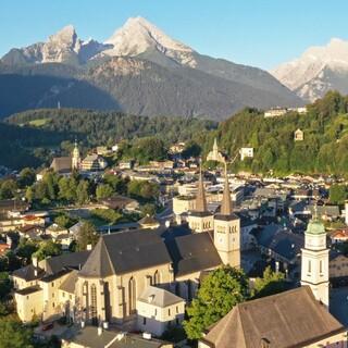 Spektakulärer erster Blick von Berchtesgaden auf den Watzmann. Foto: Thorsten Brönner