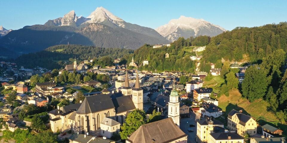 Spektakulärer erster Blick von Berchtesgaden auf den Watzmann. Foto: Thorsten Brönner