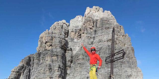 Flo Storkenmaier auf dem Gipfel der Cima Piccola. Foto: Hermann Böttcher