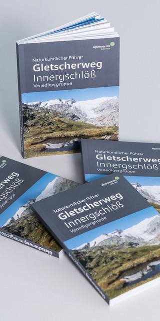 Der neue „Naturkundliche Führer Gletscherweg Innergschlöß“ des Alpenvereins. Foto: ÖAV/Norbert Freudenthaler