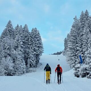 Skitouren sind am Alpenrand eigentlich nur auf Pisten möglich. Foto: DAV/M. Pröttel