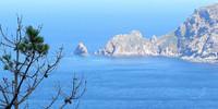 Man könnte an Capri denken. So tarnt sich die verrufene Todesküste. Foto: Eberhard Neubronner