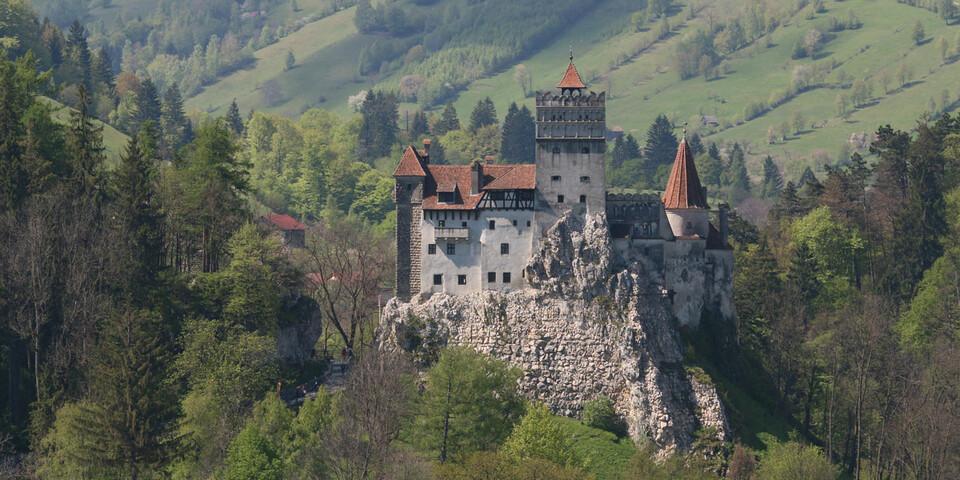 Die eindrucksvolle Burg Bran wird für Touristen als Dracula-Schloss vermarktet. Foto: Win Schumacher, weltwege.de