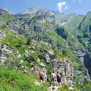 Tausend steile südseitige Höhenmeter führen von Valbondione zum Rifugio Merelli al Coca. Foto: Joachim Chwaszcza