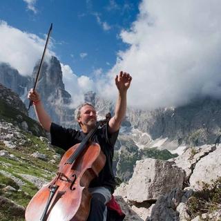 Val Rendena/ Brenta Dolomiten: Musik Trekking - Mario Brunello, Cesare Maestri. Foto: Daniele Lira