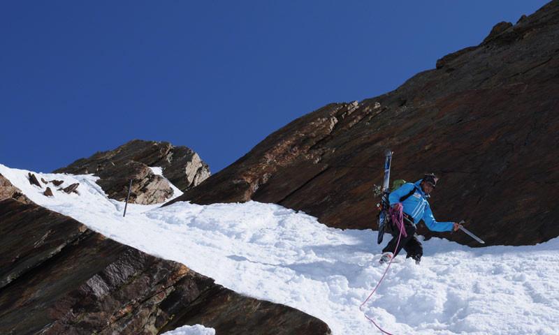 Abstieg vom Schalfkogel - Sportlich, sportlich: Etwas steiler geht’s vom Schalfkogel runter auf seinen nördlichen Ferner.