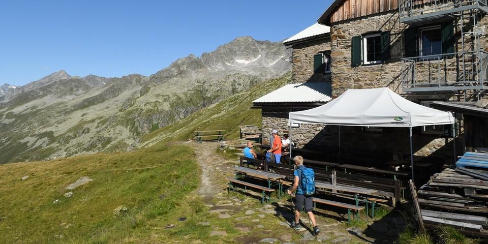 Die Birnlückenhütte wurde nach langer Schließung 1975 wieder eröffnet und ist heute im Besitz des Landes Südtirol. Foto: Stefan Herbke