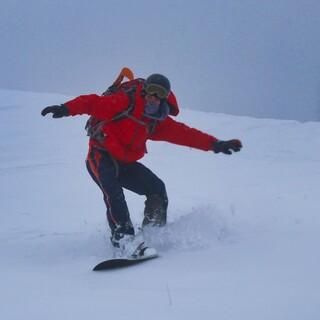 Ski- und Snowboardtouren sind eigentlich nur auf Pisten möglich.. Foto: DAV/Pröttel
