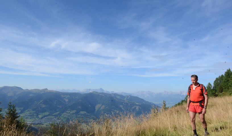 Abstieg nach Kaprun - Die Aussicht zum Pinzgau ist schön, aber der Abstieg nach Kaprun zieht sich.