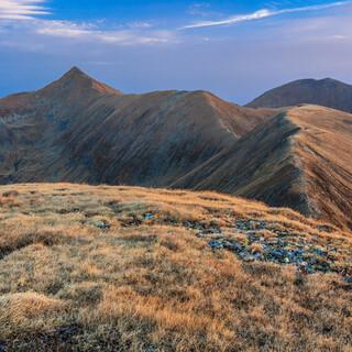 Kammweg zur Moldoveanu-Spitze, dem höchsten Gipfel der Süd-Karpaten. Foto: Stelian Porojnicu