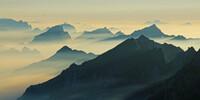 Logenplatz über dem Nebelmeer am Rotsteinpass. Herausragend sind nur noch die Gipfel südlich des Alpsteins. Foto: Silvia Schmid