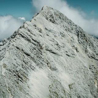 Alpspitze - Der Weiterweg zur Alpspitze und zum Osterfelder ist von der Grieskarscharte noch sehr lang. Bei Müdigkeit oder zweifelhaftem Wetter besser über das Matheisenkar ins Höllental absteigen.